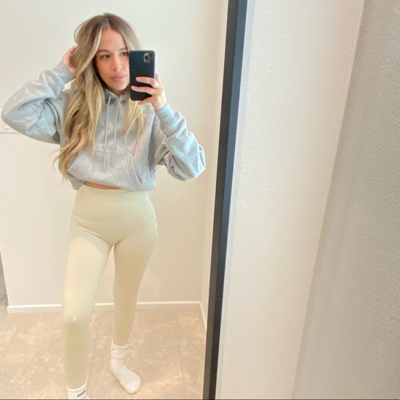 Meet your Posher, Ali - Picture 7 of 12